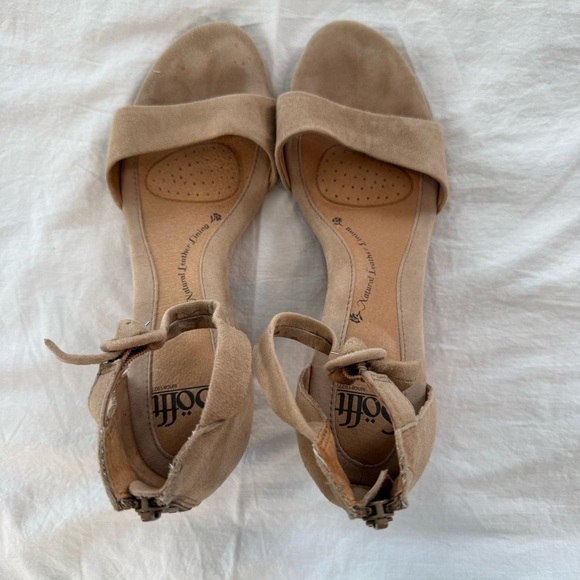 Sofft Tan Ankle Strap Sandals, Size 8.5 - Picture 3 of 11